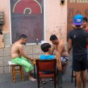 La un joc de table pe strada Baia de fier