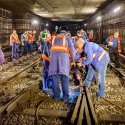 Lucrari la un macaz, in tunel langa Piata Unirii - Metrou Bucuresti