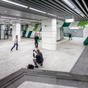 Catre turnicheti - Statia de metrou Laminorului