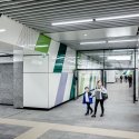 Catre iesire - Statia de metrou Laminorului