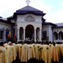 Preoti ascultand discursul Preafericitului Daniel, Patriarhul BOR, cu ocazia Procesiunii de Flori