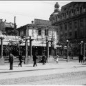 Localul "Terasa Carpaţi" situată lângă clădirea Universităţii din București (dreapta)