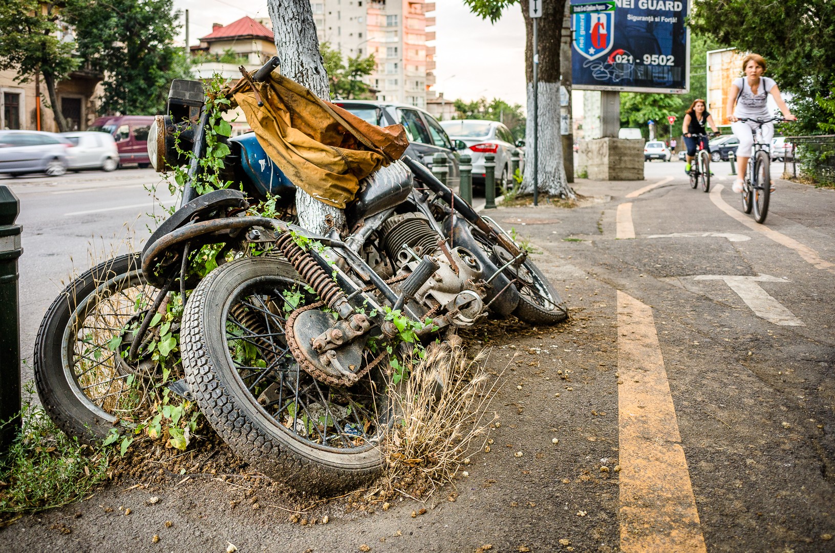 Motociclete abandonate - Calea Serban Voda