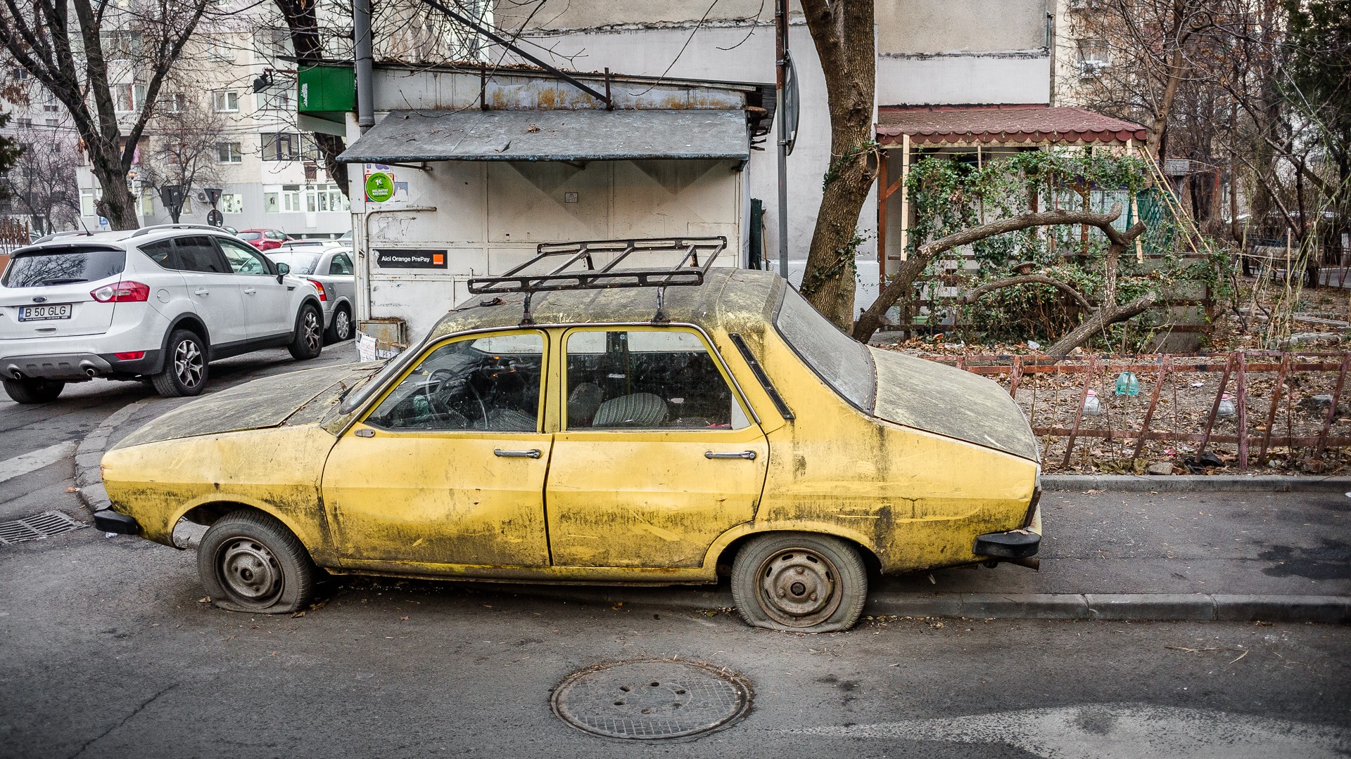 Dacia 1300 abandonata - Aleea Borcea