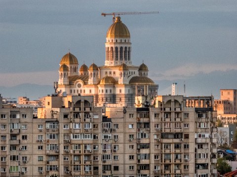 Vedere spre Catedrala Mântuirii Neamului - Șoseaua Olteniței