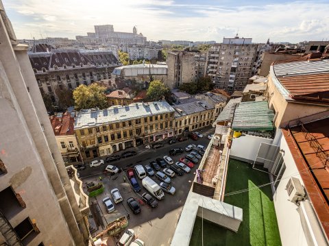 Spre Casa Poporului - Strada Eforie