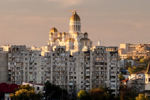 Vedere către Catedrala Mântuirii Neamului - Șoseaua Olteniței