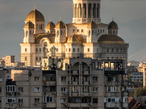 Vedere spre Catedrala Mântuirii Neamului - Șoseaua Olteniței