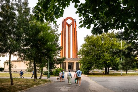 Spre Mausoleu - Excursie - Ziua Internațională a fotografiei