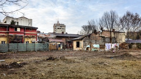 Ruine - Strada Mătăsari