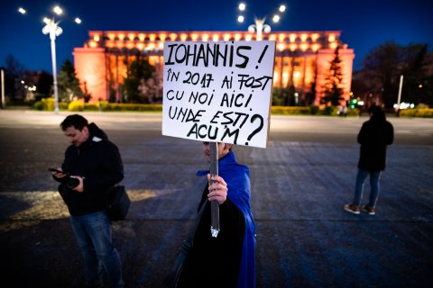 Protest contra abuzului în serviciu - Piața Victoriei