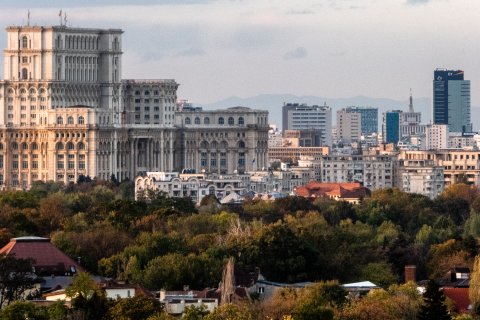 Vedere spre Casa Poporului - Șoseaua Olteniței