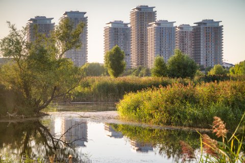 Asmita Gardens vazut din Delta Vacaresti