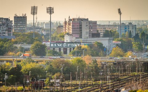 Stadionul Giulesti vazut de langa Gara Basarab