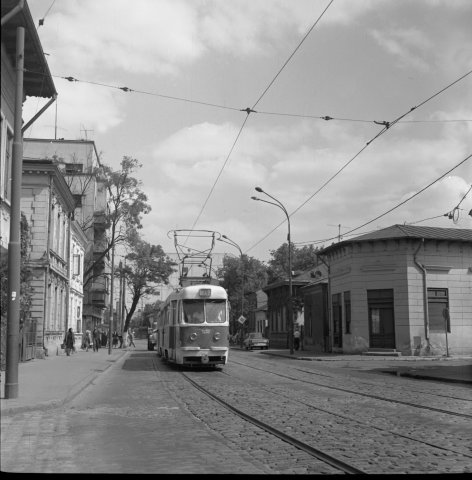 Tramvai EP 3233 linia 26 Berzei colt cu Virgiliu 6.7.1981