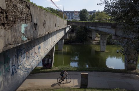 Podul din Parcul Tineretului