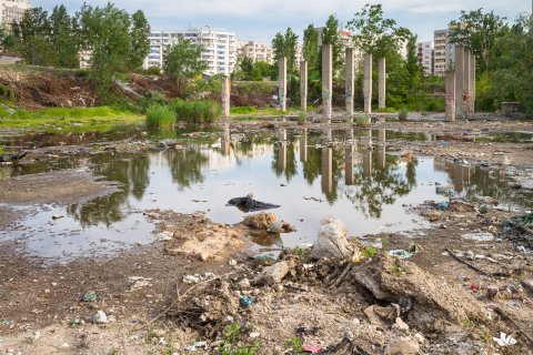 Santier abandonat - Centrul de Cultură şi Creaţie Cîntarea României