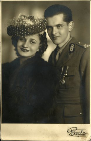 Marilena (Nușa) Tănăsescu (fostă Popescu) și soțul ei, ofițerul Nicolae V. Tănăsescu