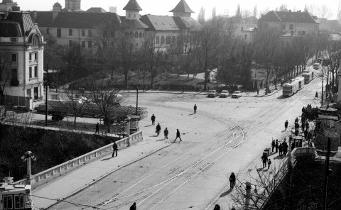 Podul Izvor la jumătatea anilor '70