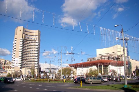 Piața Universității împodobită de Crăciun