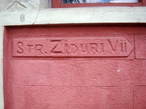 strada cu ziduri vii