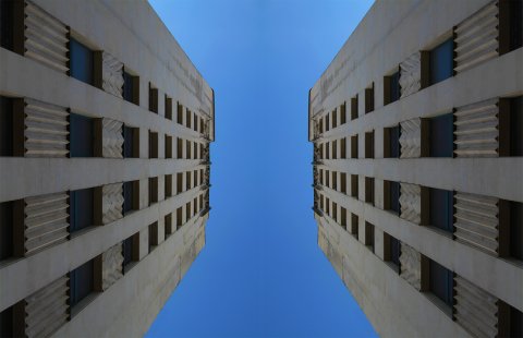 Palatul Telefoanelor in oglinda