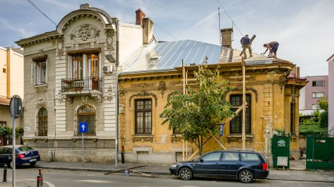 Lucrari pe acoperis - Strada Viitorului