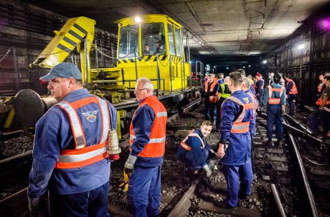 Drezina in tunel langa Piata Unirii - Metrou Bucuresti