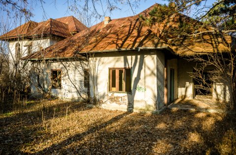 Fosta biblioteca Mihail Sadoveanu - Parcul Tineretului