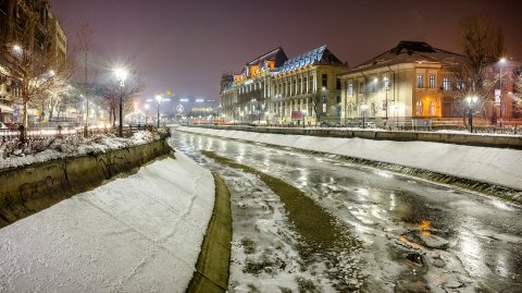 Dambovita - Iarna - Piata Natiunilor Unite