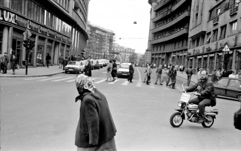 Nicu Alifantis pe calea Victoriei