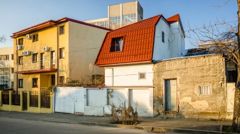 Casa noua - Strada Calugareni