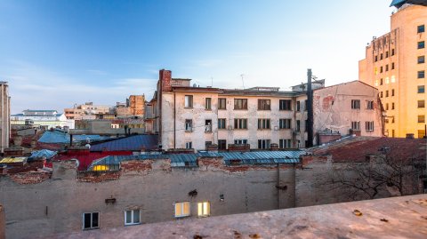 Privind spre Palatul Telefoanelor din Hotel Continental