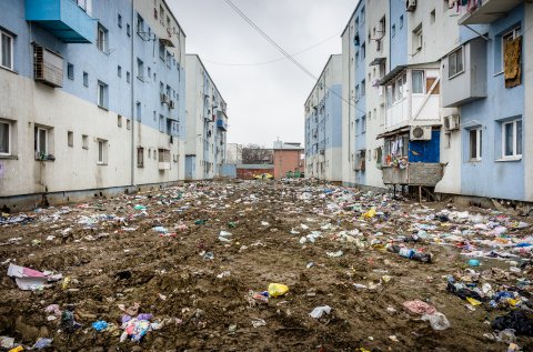 In spatele blocului - Strada Zabrautiului