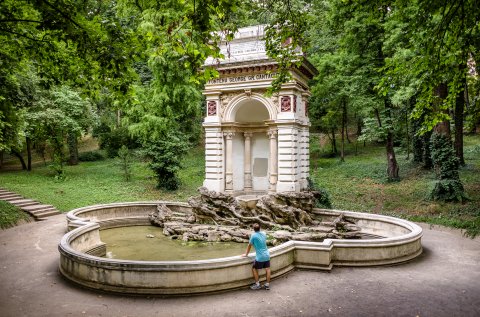 Fantana Cantacuzino - Parcul Carol