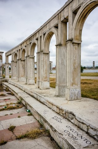 Debarcader abandonat - Insula Lacul Morii