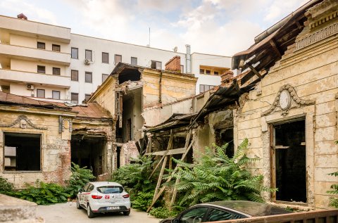 Casa abandonata - Bulevardul Regina Maria