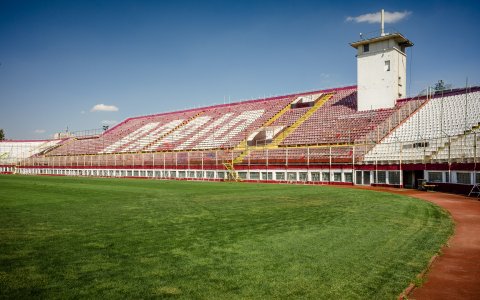 Pe teren - Stadionul Giulesti