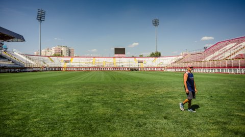 Pe teren - Stadionul Giulesti