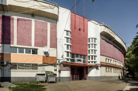 Poarta acces - Stadionul Giulesti