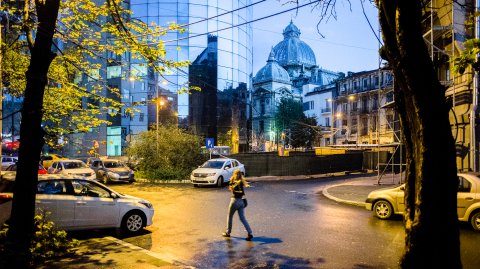 Strada Lipscani langa CEC