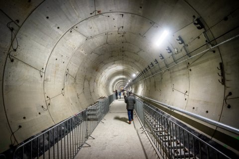 In tunel spre statia de metrou Drumul Taberei 34