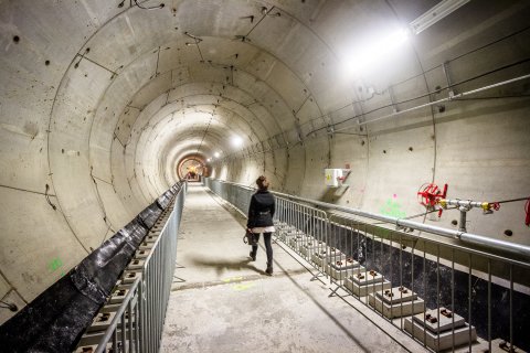 In tunel spre statia de metrou Drumul Taberei 34