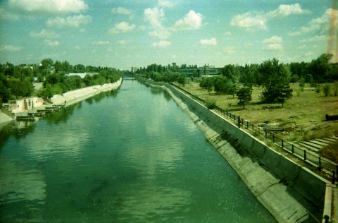 Dâmbovița văzută de pe podul Ciurel