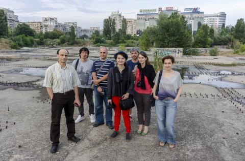 Excrusie în țara nimănui, zona de lângă Biblioteca Națională