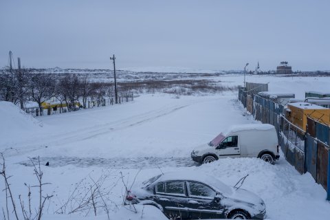 Mănăstirea Chiajna văzută de pe drumul Săbăreni