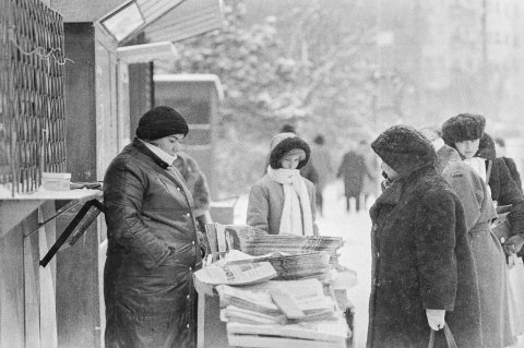 Vanzator de ziare - Bulevardul 1 Decembrie 1918