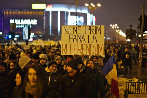 Continua protestele anti-coruptie in Bucuresti