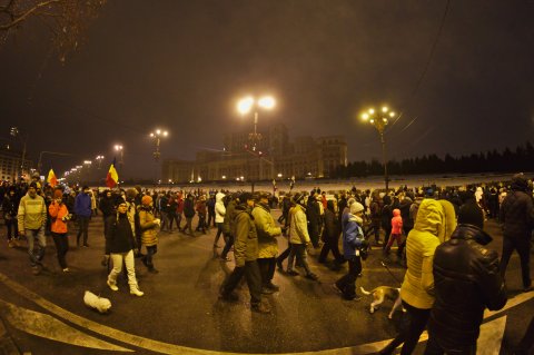 Continua protestele anti-coruptie in Bucuresti