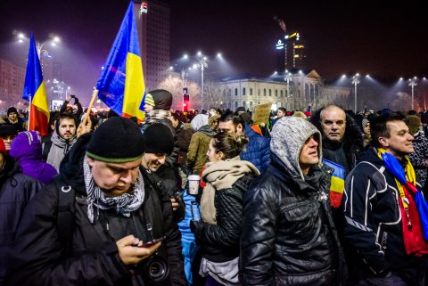 Martea Neagra - Protest impotriva OUG privind abuzul in serviciu - Piata Victoriei